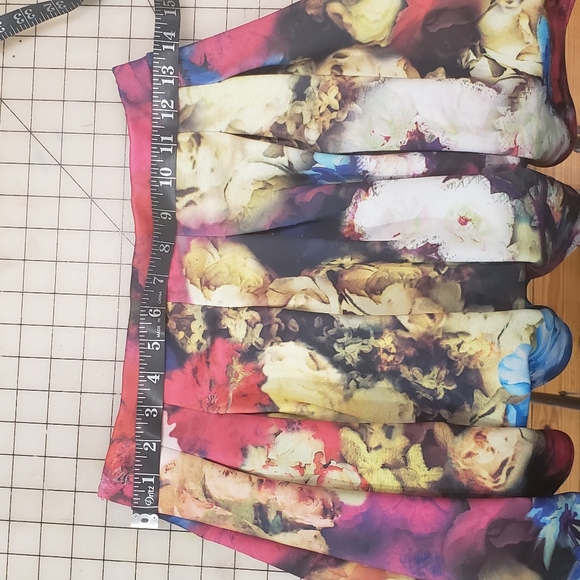 EUC Romeo & Juliet Couture Pleated Floral Skirt size Small - Picture 4 of 5